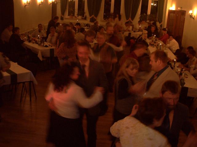 Duepow0702.JPG (32531 bytes)