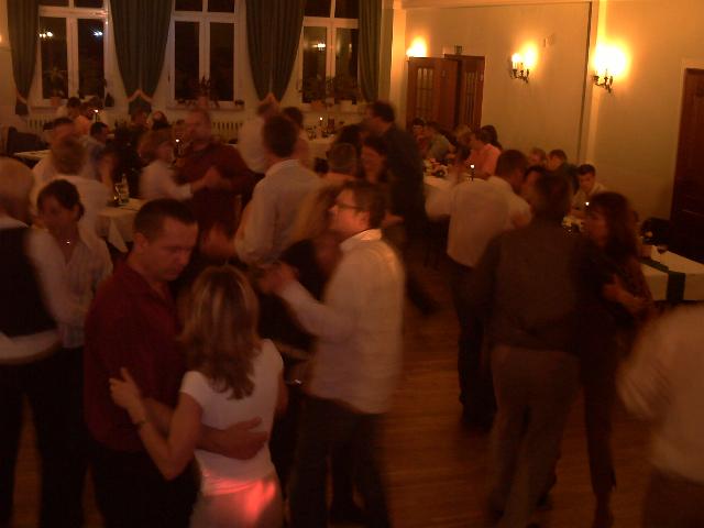 Duepow0707.JPG (30304 bytes)