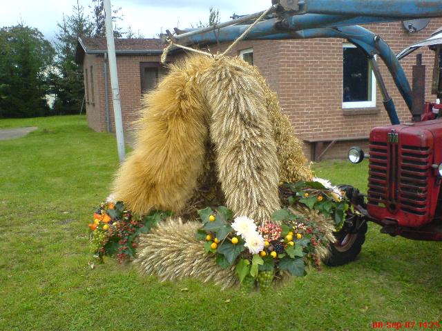 Erntef.Proettlin0701.jpg (74219 bytes)