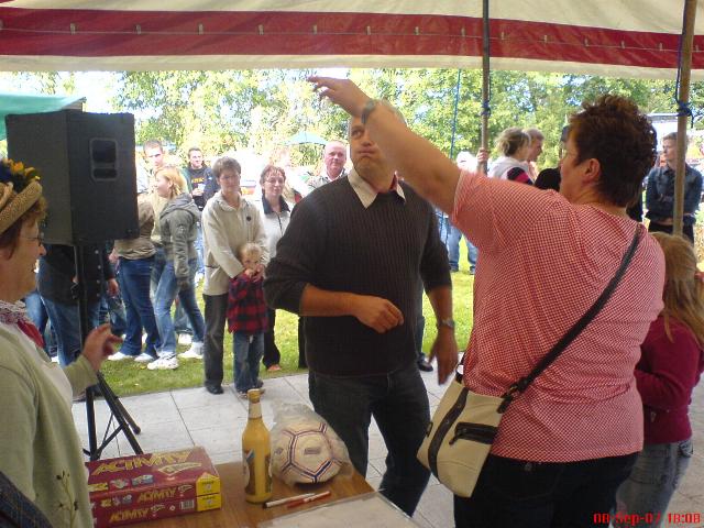 Erntef.Proettlin0709.jpg (68317 bytes)