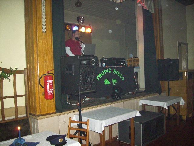 Feubob0700.jpg (49945 bytes)