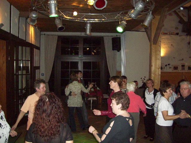 Frauent0803.jpg (55344 bytes)