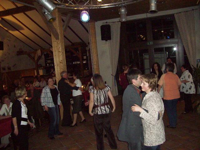 Frauent0804.jpg (52911 bytes)