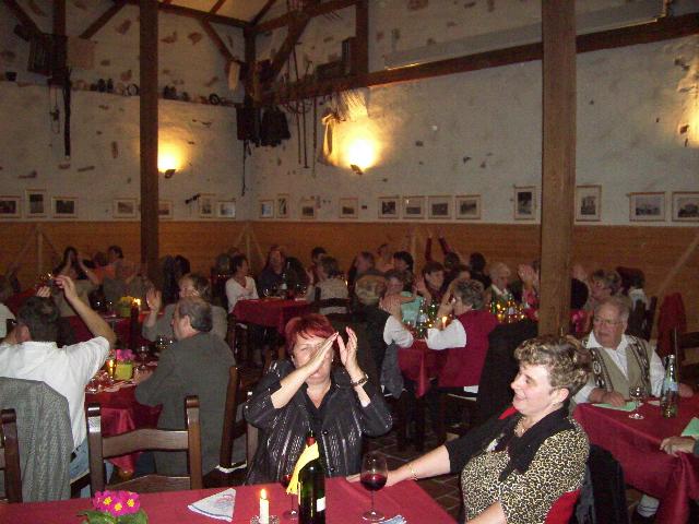 Frauent0807.jpg (56620 bytes)