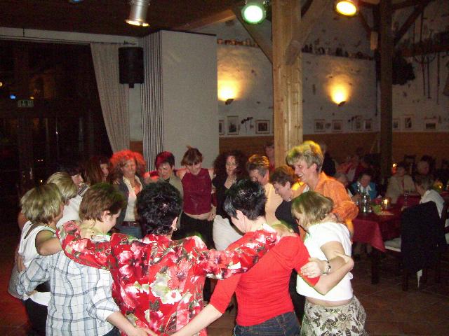 Frauent0808.jpg (59824 bytes)