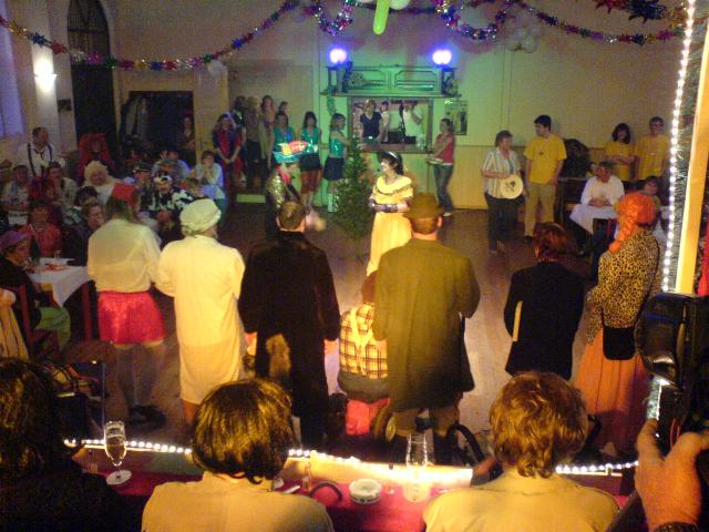 Kluess0706.jpg (58409 bytes)