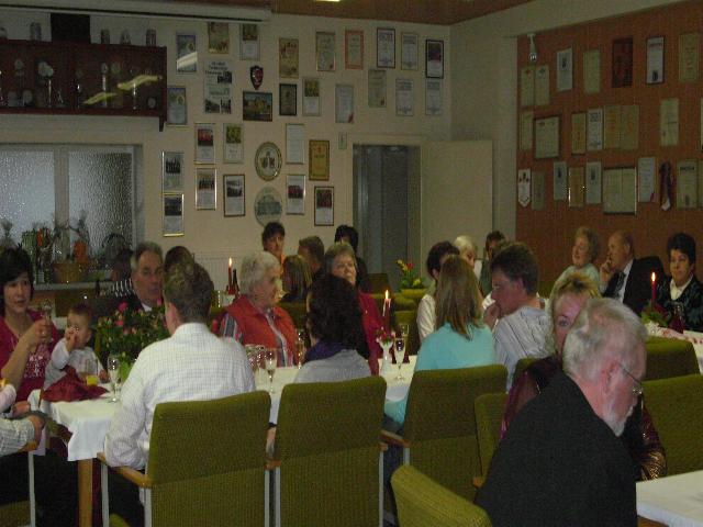 Techentin0802.jpg (47859 bytes)