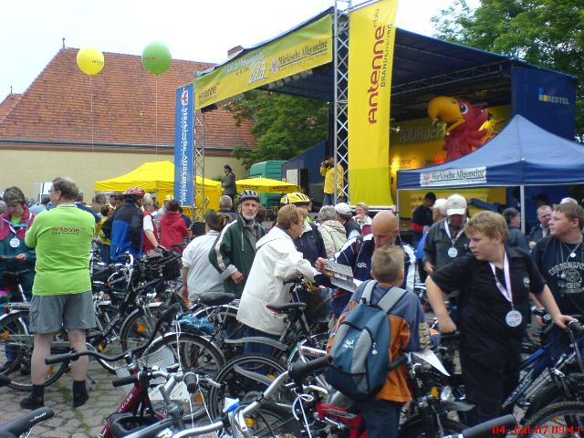 Tour0702.jpg (76166 bytes)