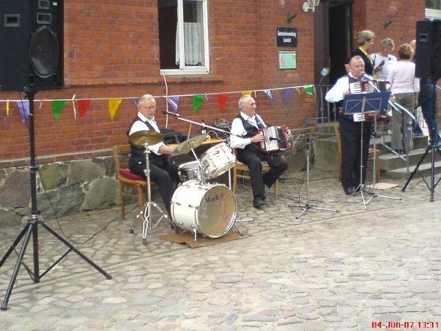 Tour0706.jpg (60430 bytes)