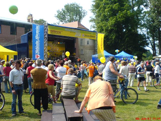 Tour0720.jpg (79588 bytes)